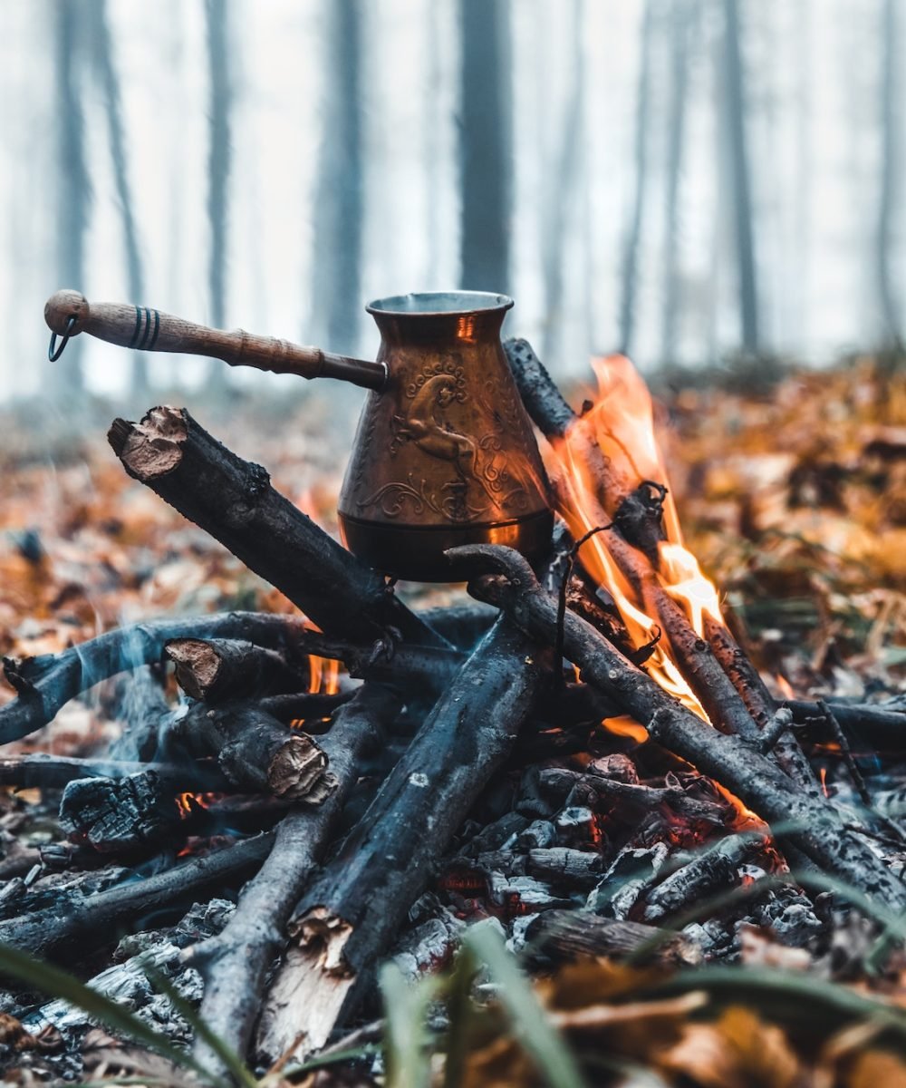Making coffee at the stake. Make coffee or tea on the fire of nature. Burned fire. A place for fire.